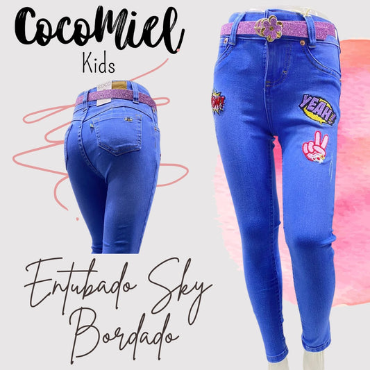 Niña entubado sky bordado