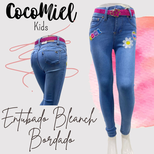 Niña entubado bleanch bordado
